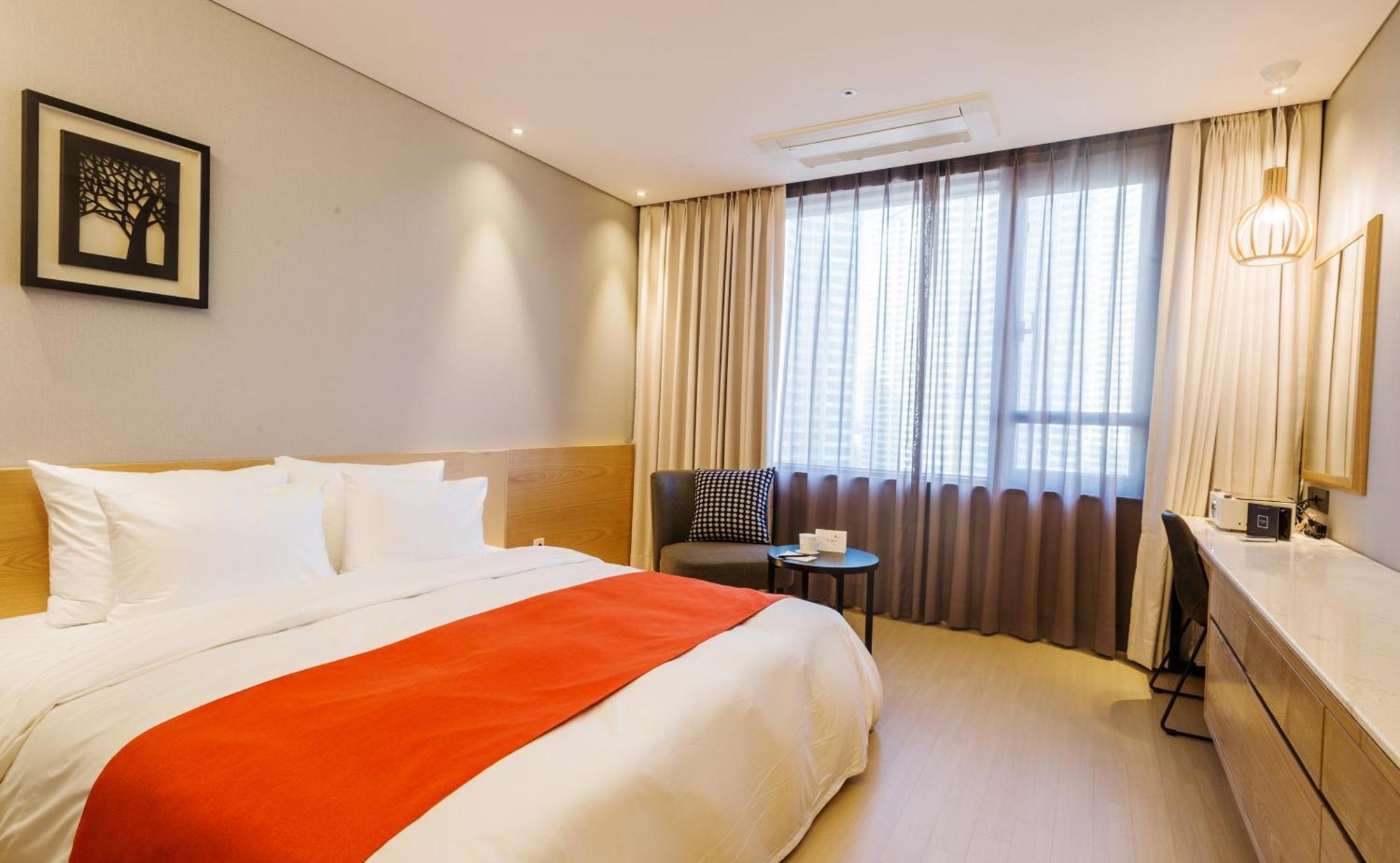 Hotel Gloucester 3*